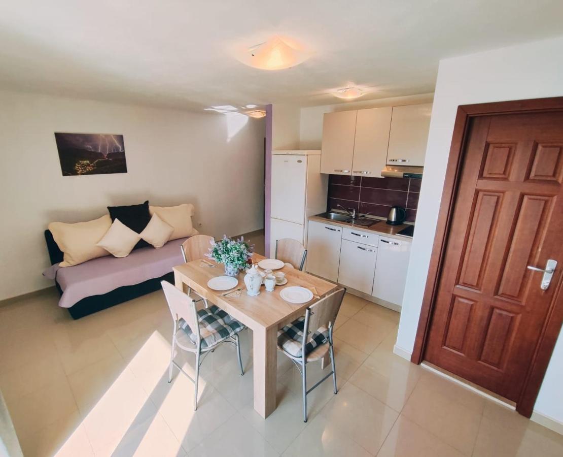 Apartmani Nada Mustapic Брела Экстерьер фото