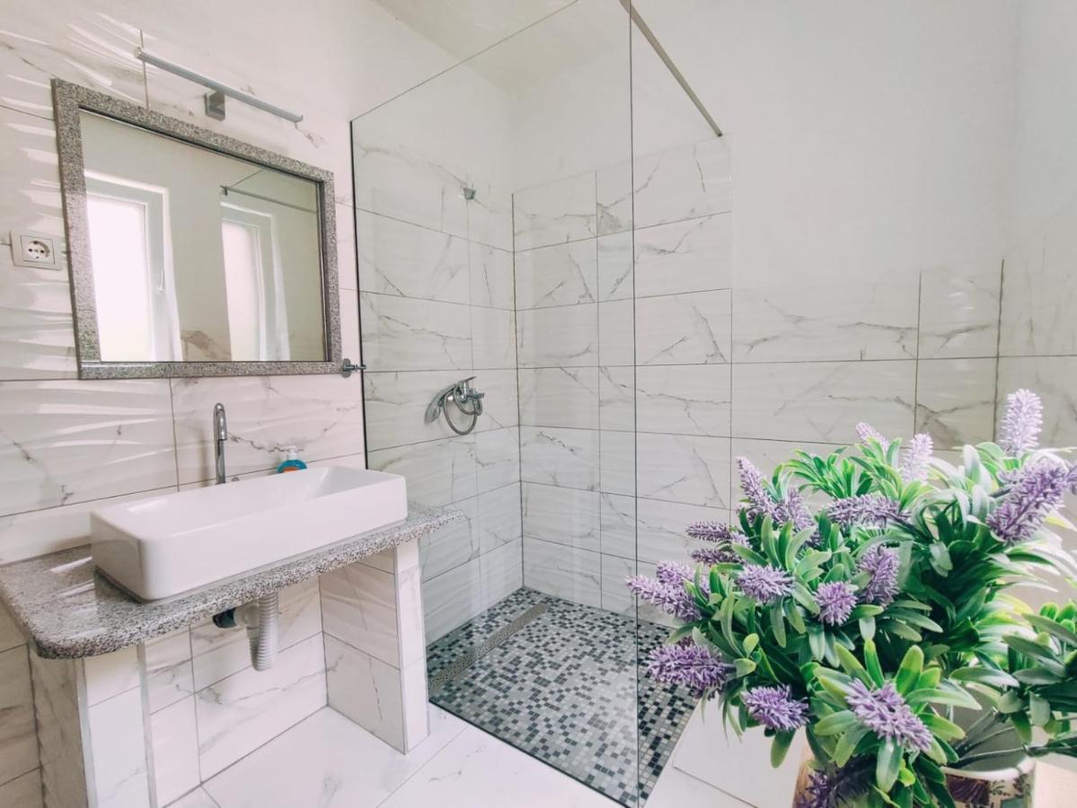 Apartmani Nada Mustapic Брела Экстерьер фото