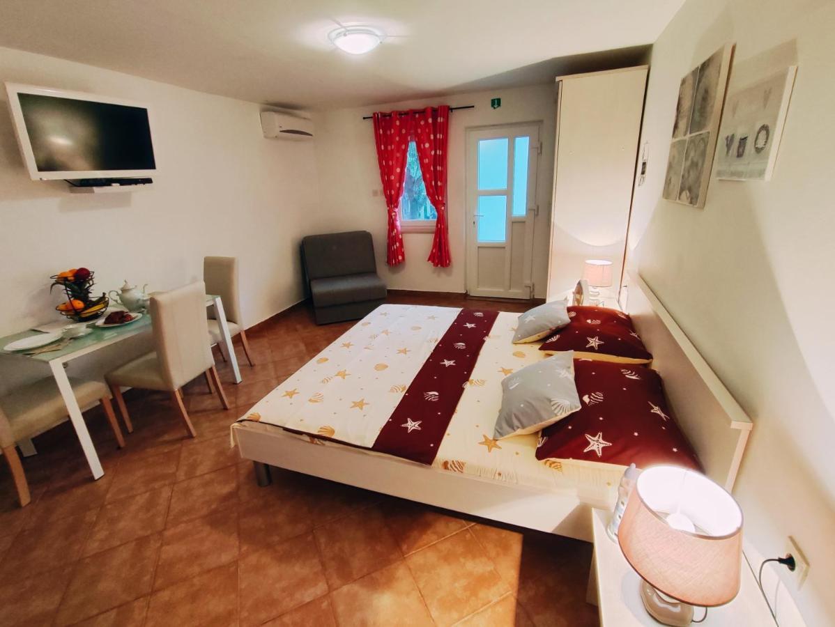 Apartmani Nada Mustapic Брела Экстерьер фото